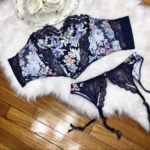 Dior Other - 🌹Vtg Christian Dior Bustier Lingerie Set🌹